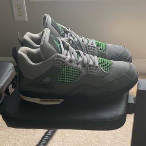 Jordan 4s